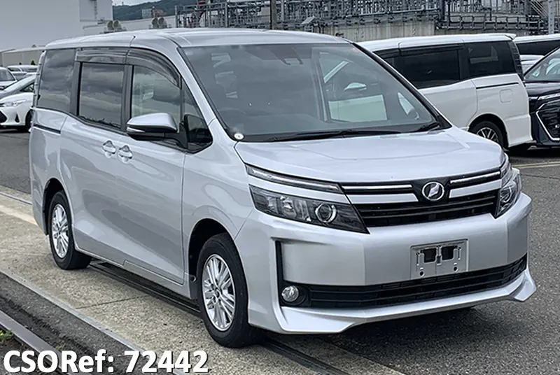 Toyota / Voxy 2016